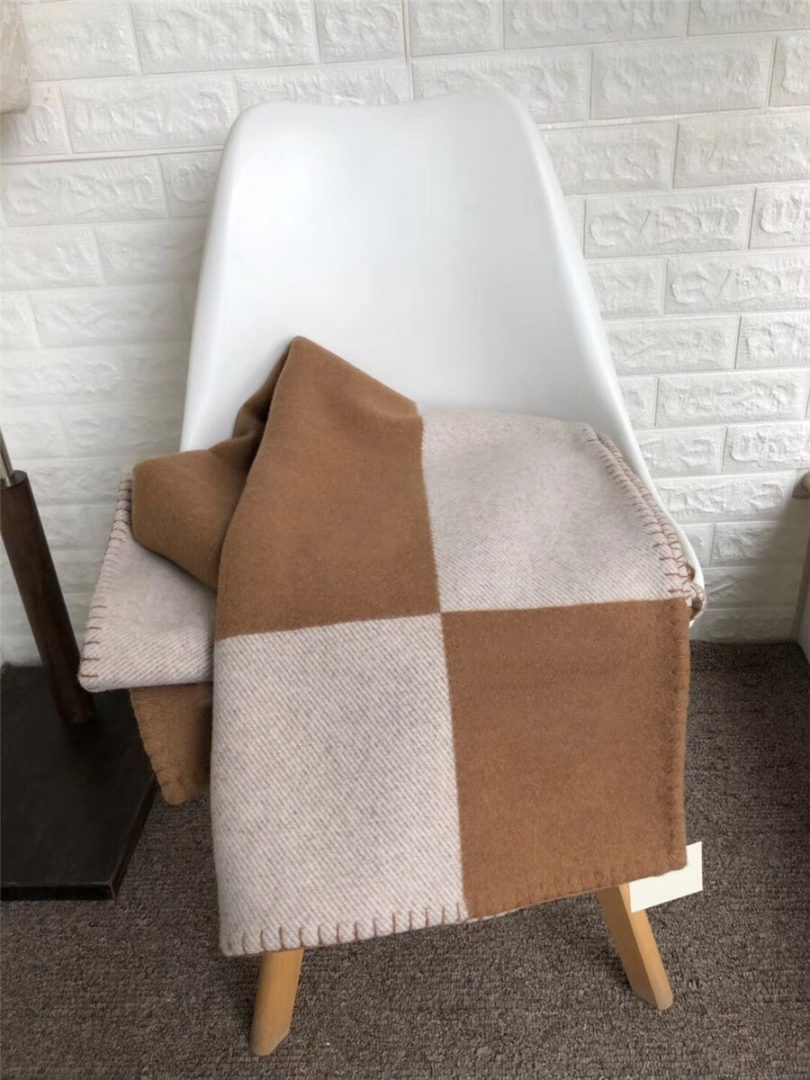 European and American noble luxury 1510g H blanket thickened shawl scarf thickened air conditioning sofa airplane blanket shawl - Image 2