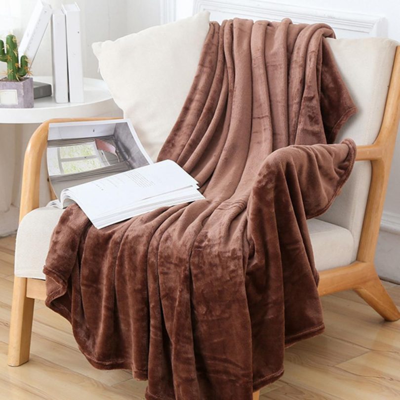 Temperature Regulating Blanket Comfortable Sleep Blanket Comfort Coral Flannel Blanket Energy-efficient Temperature for Air - Image 4